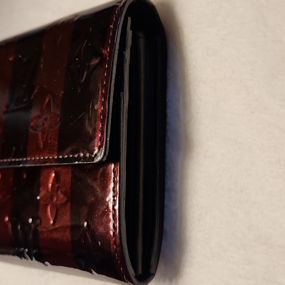 Louis Vuitton Vernis Wallet - Picture 7 of 9